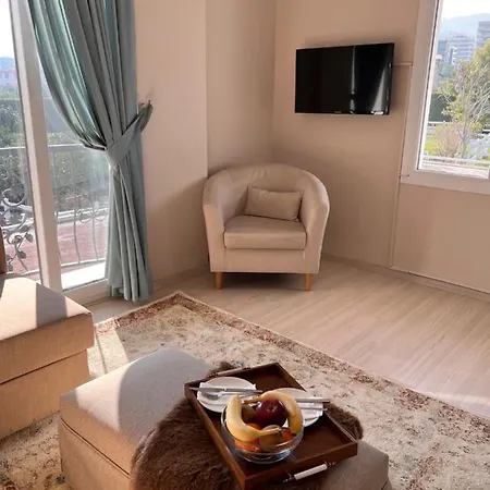 בית חווה B. Equine Range