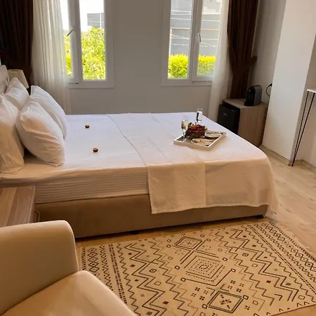 B. Equine Range בית חווה