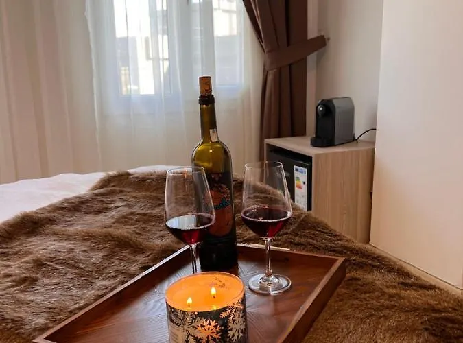 B. Equine Range בית חווה *