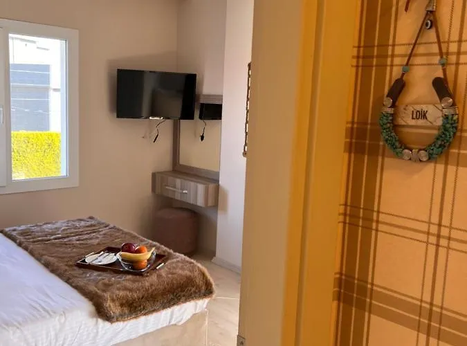 בית חווה B. Equine Range *