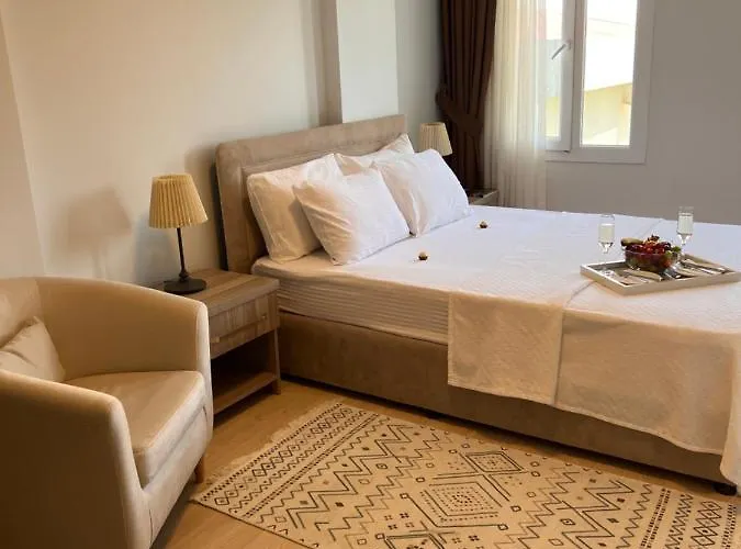 B. Equine Range בית חווה Narlidere